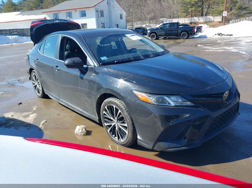 2020 Toyota Camry Se