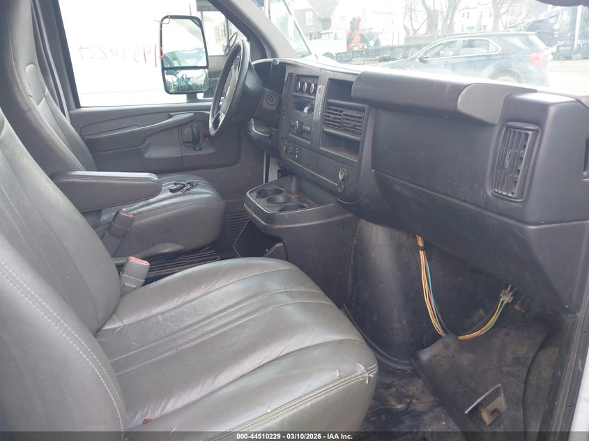 2014 CHEVROLET EXPRESS CUTAWAY 3500 N/A
