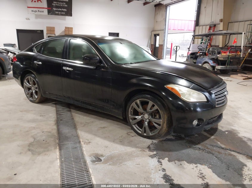 2011 Infiniti M56X