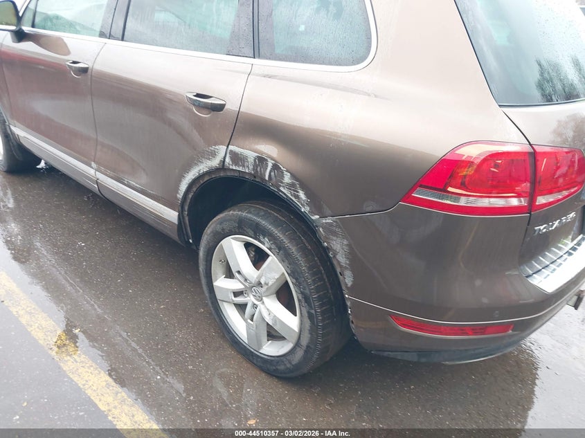2012 Volkswagen Touareg Vr6 Lux VIN: WVGFF9BP8CD004622 Lot: 44510357