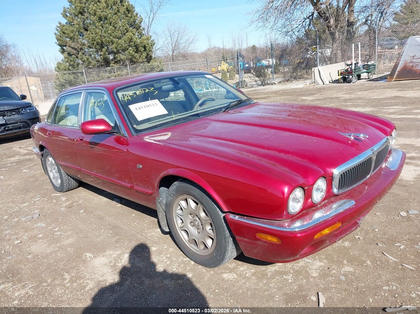 JAGUAR XJ8 2000. Lot# 44510523. VIN SAJDA14C7YLF06187. Photo 1