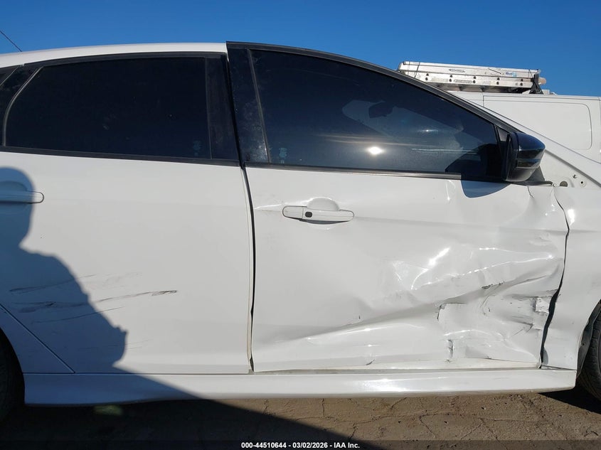 2017 Ford Focus St VIN: 1FADP3L90HL296288 Lot: 44510644