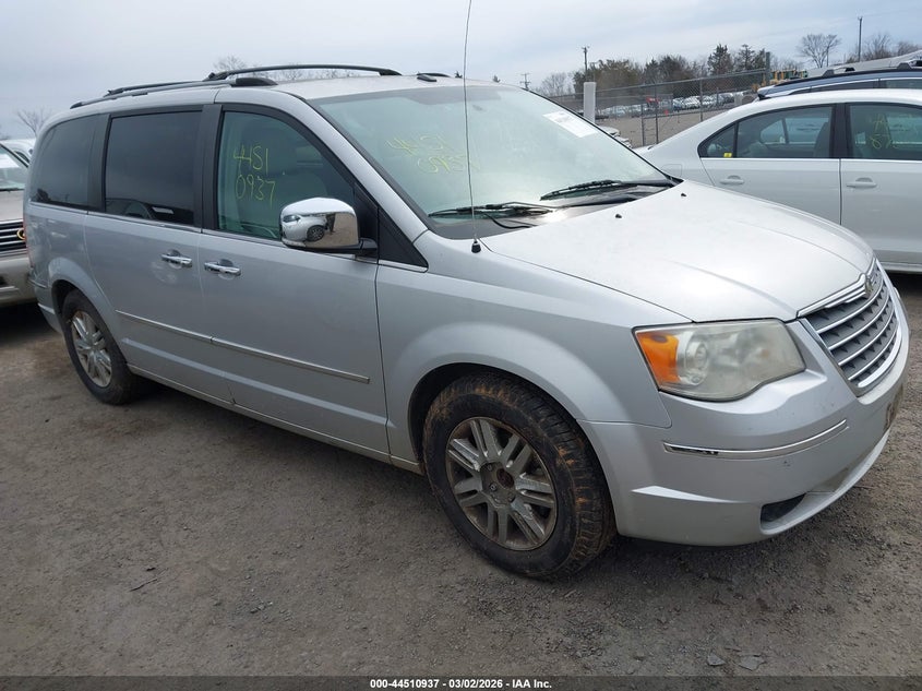 2010 Chrysler Town & Country New Limited