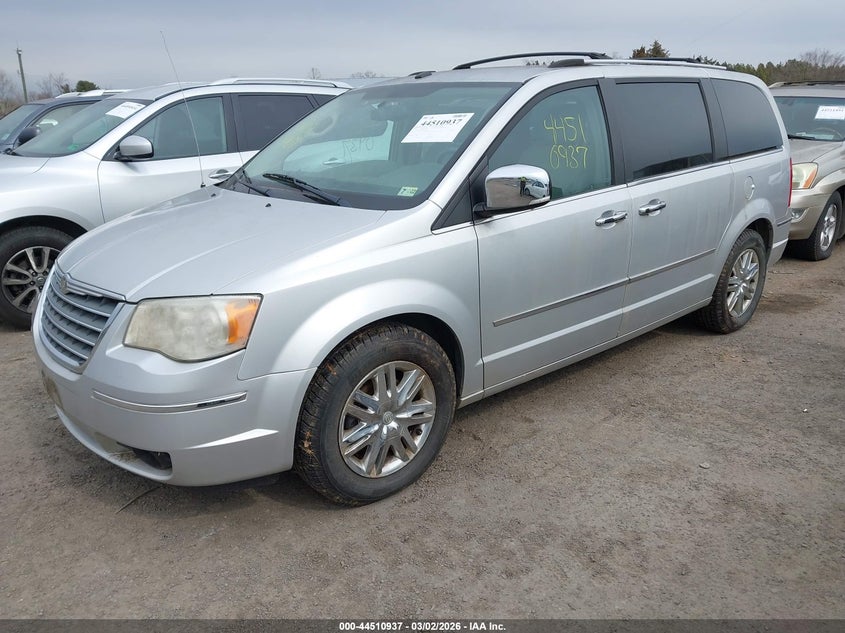 2010 Chrysler Town & Country New Limited