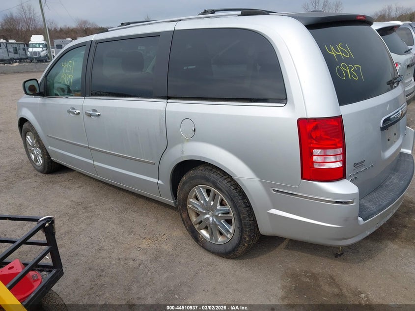 2010 Chrysler Town & Country New Limited