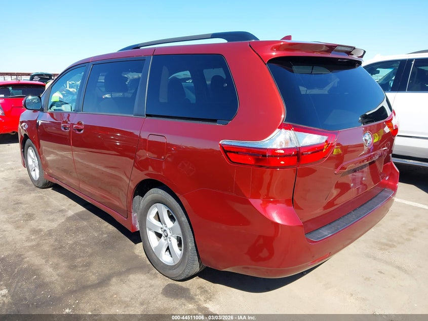 2019 Toyota Sienna Le 8 Passenger