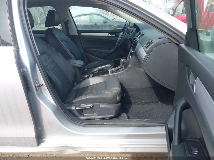 2012 Volkswagen Passat 3.6L V6 Se