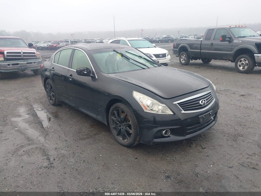 2013 INFINITI G37X