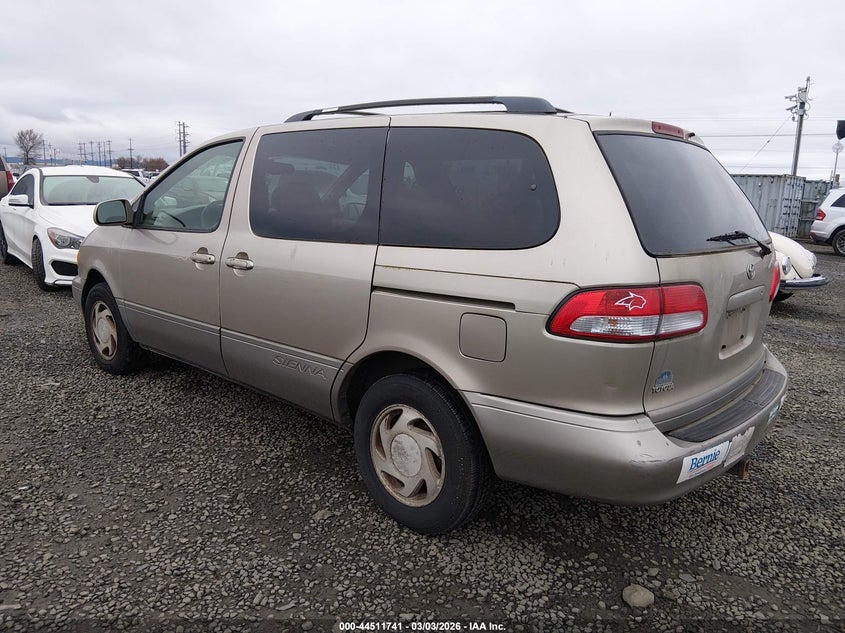 2002 Toyota Sienna Le