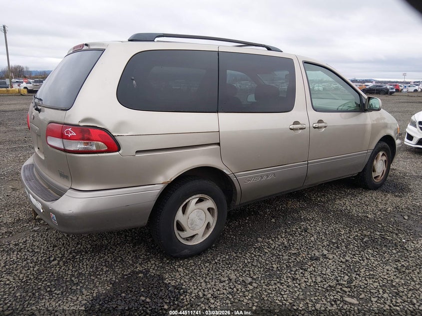 2002 Toyota Sienna Le