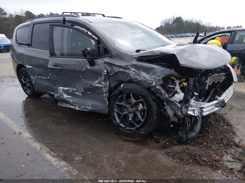 2020 Chrysler Pacifica Touring L Plus