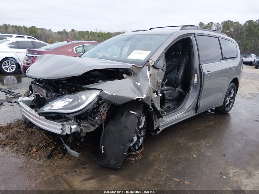 2020 Chrysler Pacifica Touring L Plus