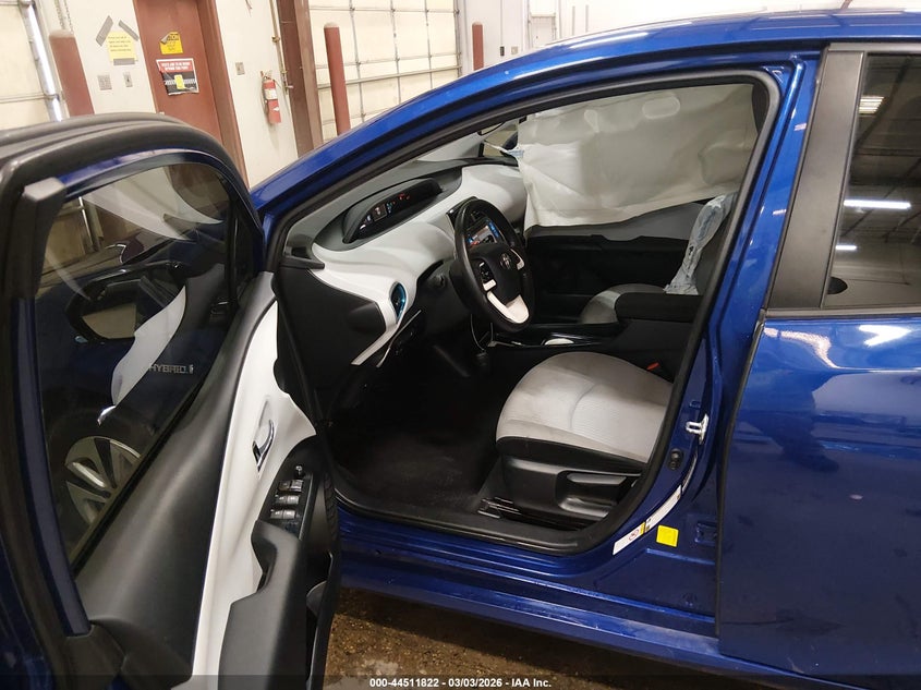 2016 Toyota Prius Three