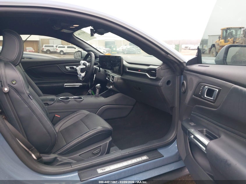 2025 FORD MUSTANG auction photo 5