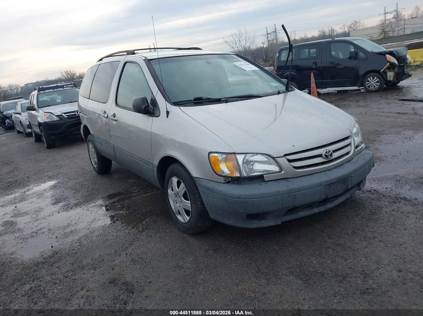 2002 Toyota Sienna Le