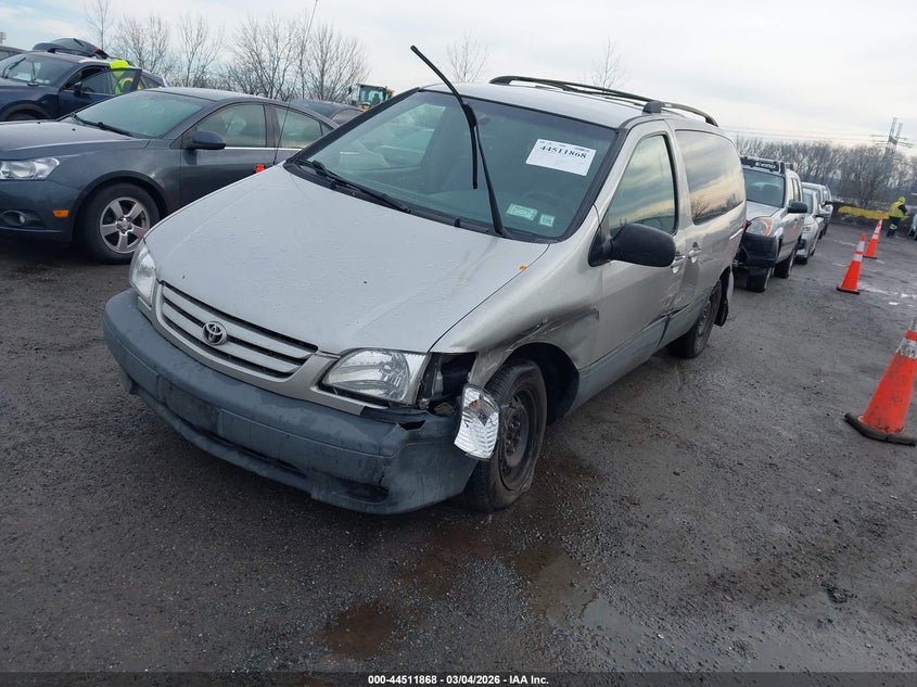 2002 Toyota Sienna Le