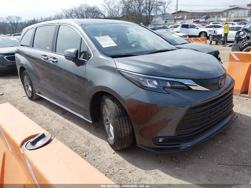 TOYOTA SIENNA - zdjęcie 1