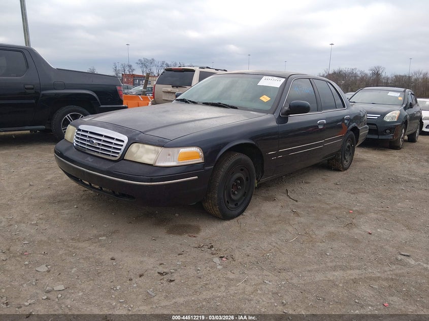 2003 Ford Crown Victoria Standard
