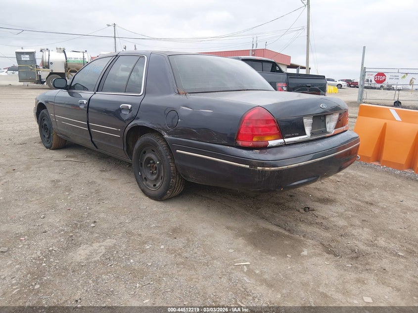 2003 Ford Crown Victoria Standard