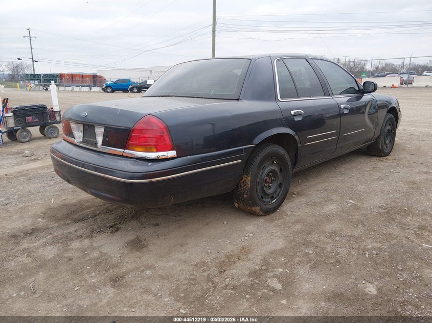 2003 Ford Crown Victoria Standard