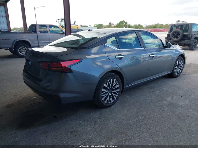 2024 Nissan Altima Sv Fwd