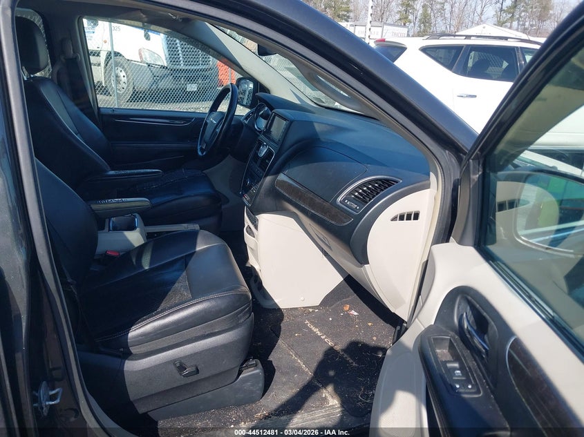 2011 Chrysler Town & Country Touring-L