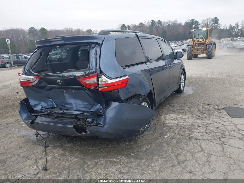 2015 Toyota Sienna Xle 8 Passenger