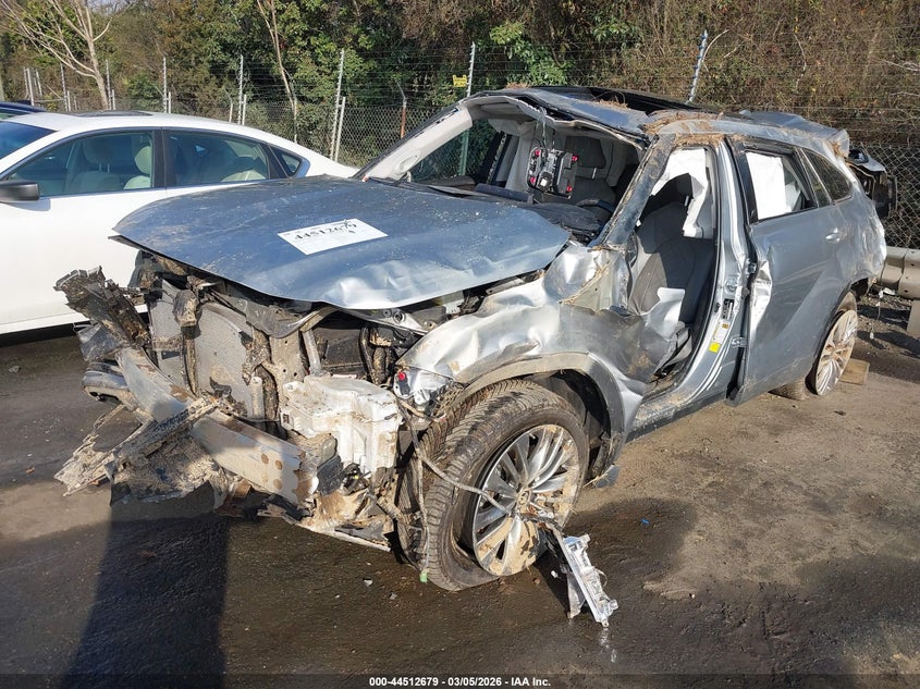 2022 Toyota Highlander Platinum