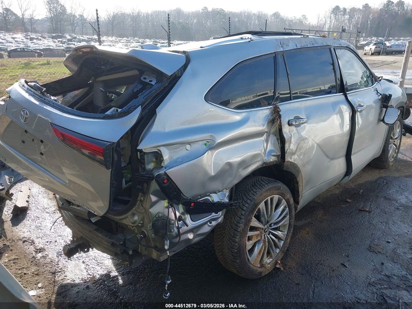 2022 Toyota Highlander Platinum