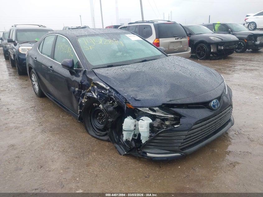 2022 Toyota Camry Le Hybrid