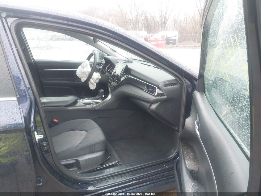 2022 Toyota Camry Le Hybrid