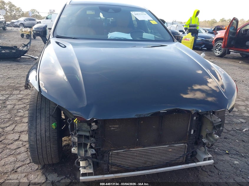 2019 Volvo Xc60 T5 Momentum VIN: LYV102DK4KB250956 Lot: 44513134