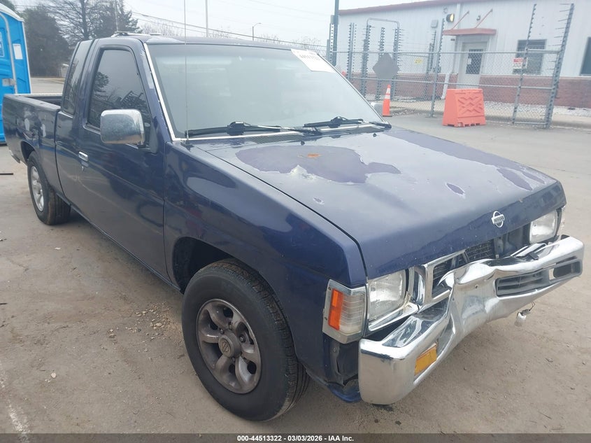 1997 Nissan 4X2 Truck