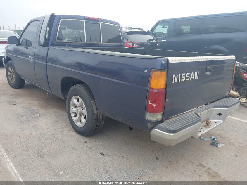 1997 Nissan 4X2 Truck