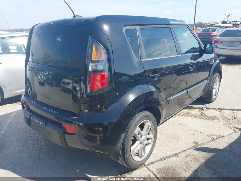 2011 Kia Soul +