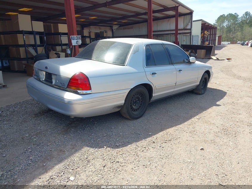2002 FORD CROWN VICTORIA SEDAN 4.6L V-8 220HP