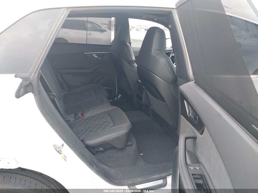 2023 Audi Sq8 Premium Plus Tfsi Quattro Tiptronic VIN: WA1AWBF17PD009550 Lot: 44514025