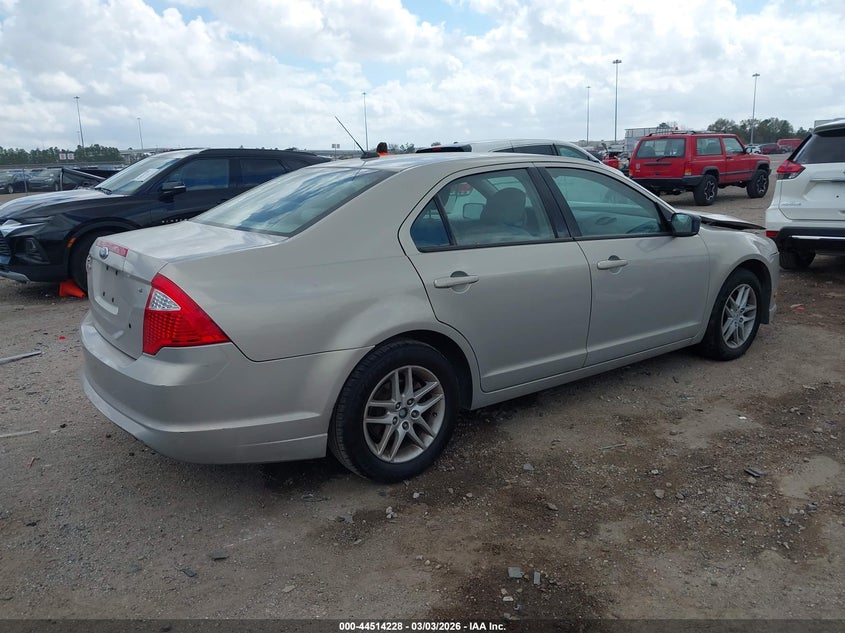 2010 Ford Fusion S