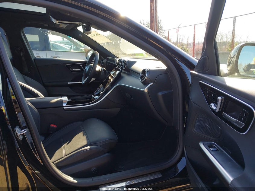 2025 Mercedes-Benz C 300