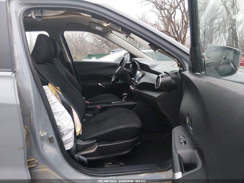 2024 Nissan Kicks Sv Xtronic Cvt