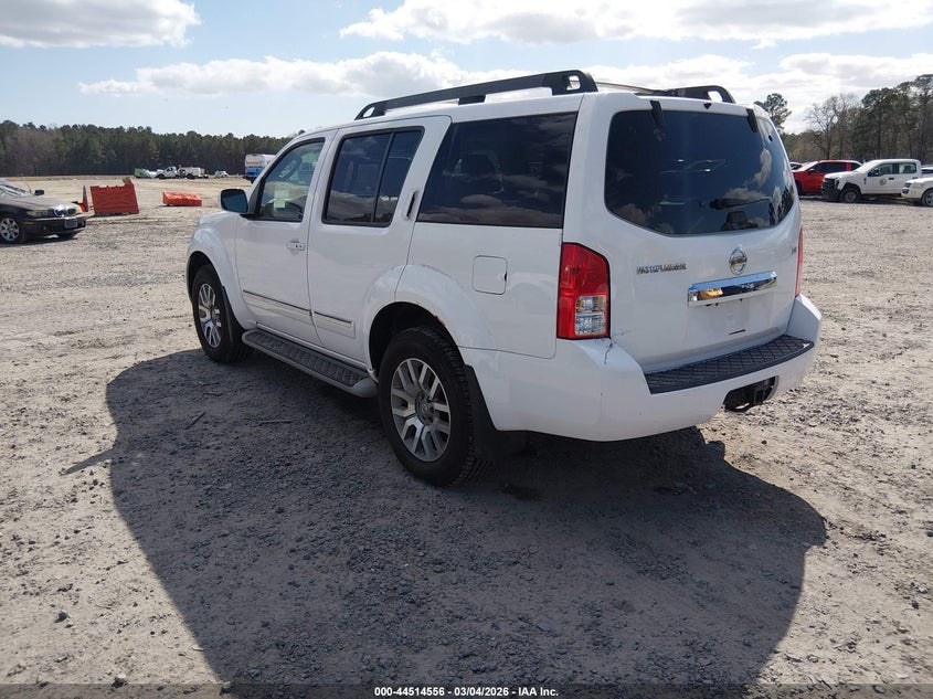 2010 Nissan Pathfinder Le