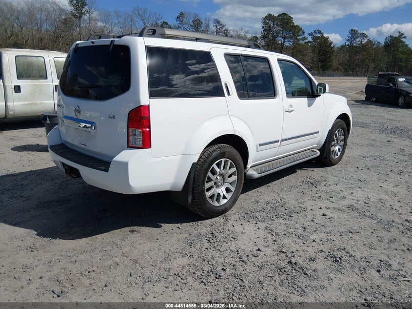 2010 Nissan Pathfinder Le