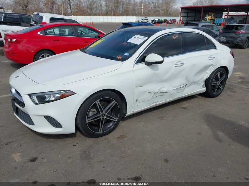 2022 Mercedes-Benz A 220