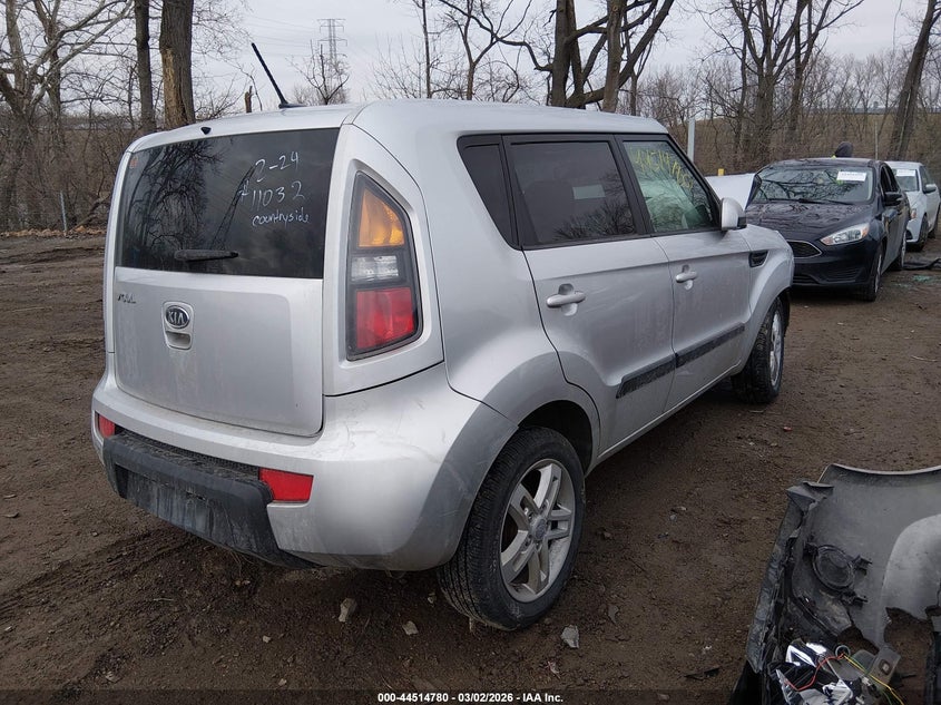 2011 Kia Soul +