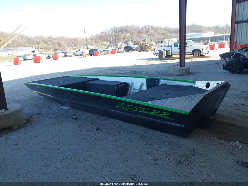 2018 BLAZER BOAT auction photo 3