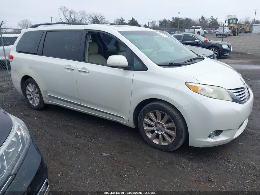 2011 Toyota Sienna Limited V6
