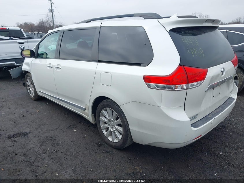 2011 Toyota Sienna Limited V6