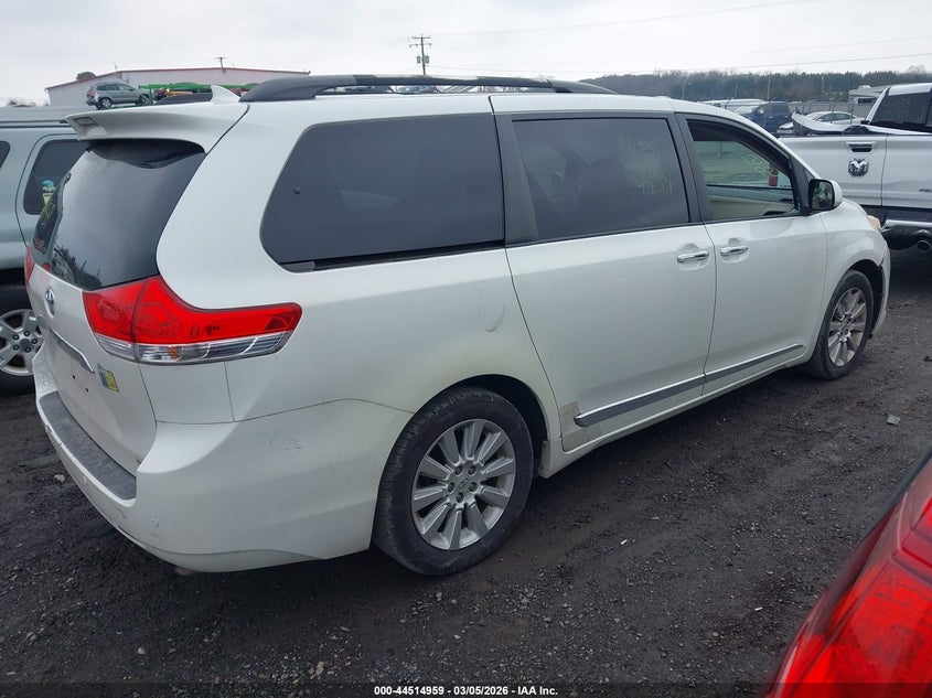 2011 Toyota Sienna Limited V6