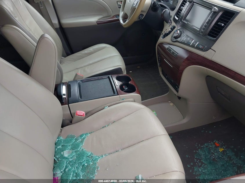 2011 Toyota Sienna Limited V6