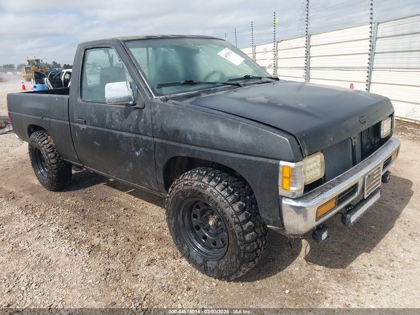 JN6SD11S0TC307784 NISSAN PICKUP Photo 1